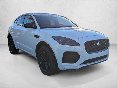 Used 2024 Jaguar E-PACE R-Dynamic SE image 4
