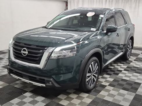 Used 2022 Nissan Pathfinder Platinum w/ Cargo Package image 3