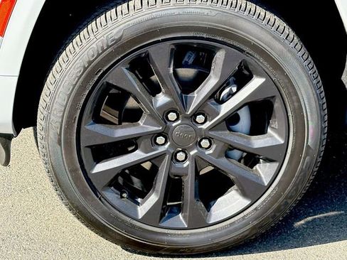 New 2026 Jeep Grand Cherokee Limited AWD/4WD image 16
