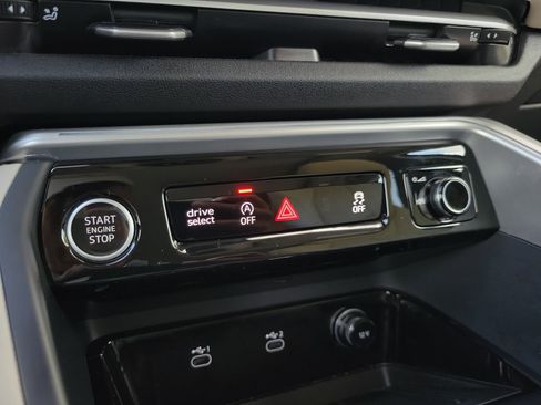 Certified 2025 Audi Q5 Prestige AWD/4WD image 25