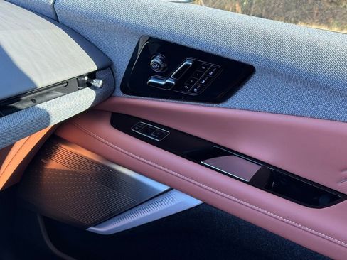 New 2026 Cadillac Optiq Luxury 2 image 32