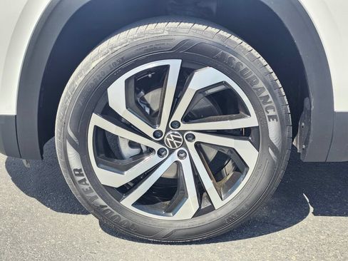 Certified 2023 Volkswagen Atlas SEL AWD/4WD image 8