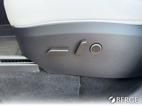Used 2025 Tesla Model Y Long Range RWD image 14