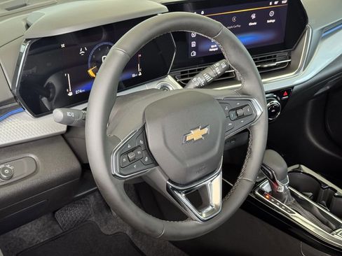 New 2025 Chevrolet Trax LT w/ Driver Confidence Package image 17