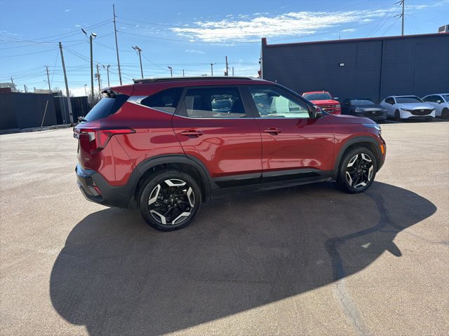 Used 2025 Kia Seltos SX w/ SX Sunroof Package AWD/4WD image 7