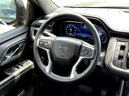 Used 2023 Chevrolet Tahoe Z71 w/ Luxury Package AWD/4WD image 26