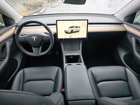Used 2023 Tesla Model Y Long Range image 2