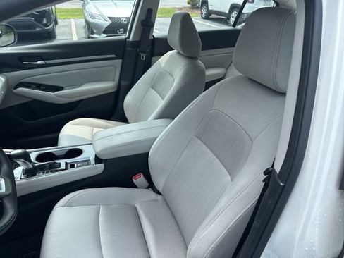 Used 2023 Nissan Altima 2.5 SV AWD/4WD image 15