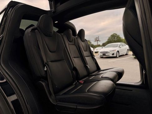 Used 2020 Tesla Model X Long Range AWD/4WD image 16