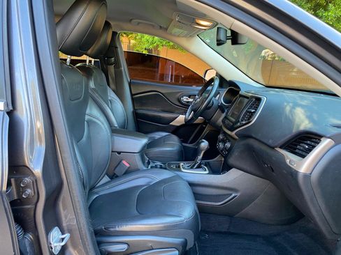 Used 2018 Jeep Cherokee Limited FWD image 58
