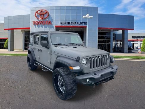 Used 2018 Jeep Wrangler Unlimited Sport S image 2