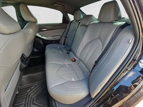 Used 2022 Toyota Avalon XLE w/ Moonroof Package FWD image 17