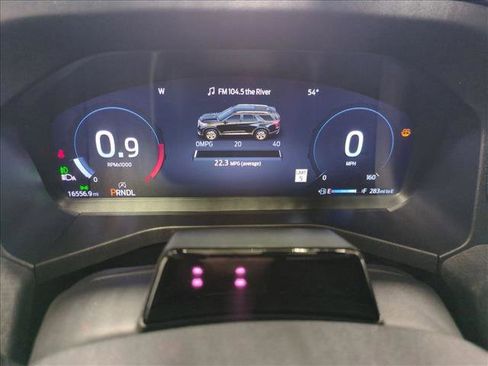 Used 2025 Ford Explorer Platinum w/ LUX Leather Package image 9