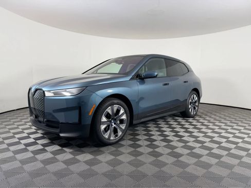 Used 2025 BMW iX xDrive50 w/ Convenience Package image 8