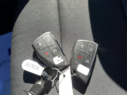 Used 2024 Chevrolet Colorado Trail Boss w/ LPO, Dark Essentials Package image 32