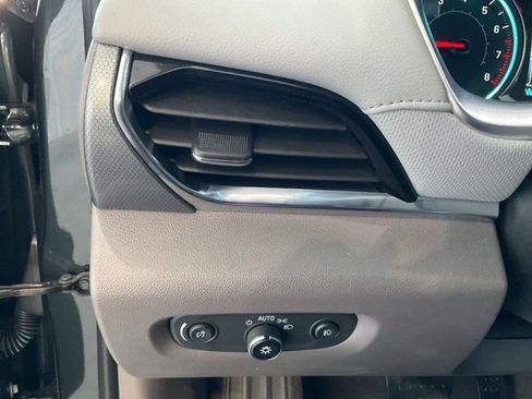 Used 2018 Chevrolet Traverse Premier w/ Driver Confidence II Package image 10