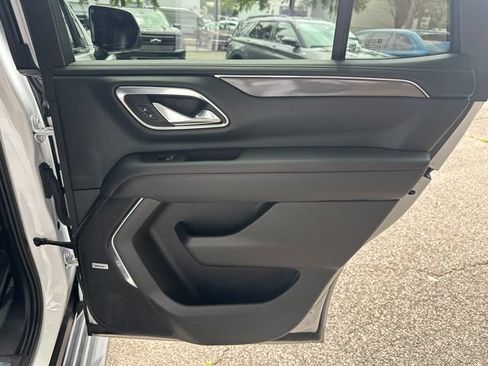 Used 2022 Chevrolet Tahoe RST w/ Luxury Package AWD/4WD image 18