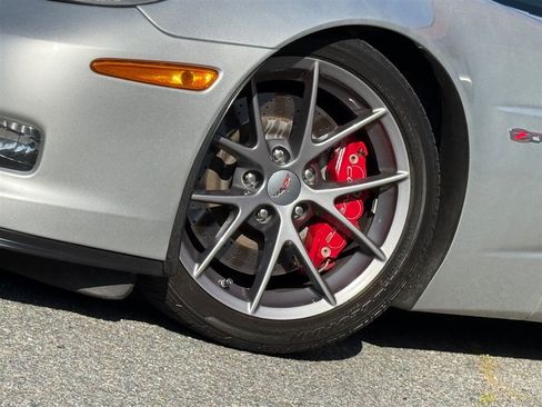 Used 2009 Chevrolet Corvette Z06 RWD image 5