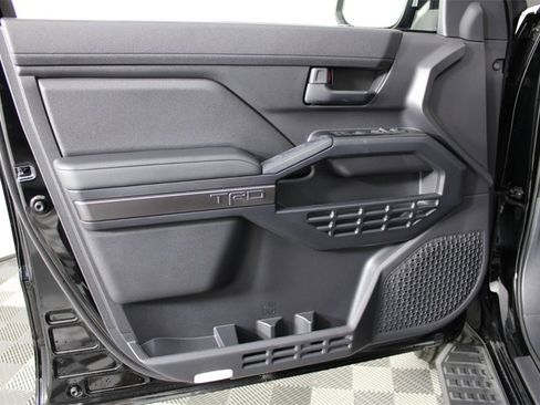 Used 2025 Toyota 4Runner TRD Off-Road image 15