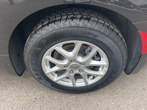 Used 2023 Chrysler Pacifica Touring-L FWD image 17