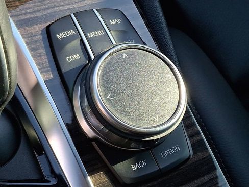 Used 2019 BMW 530i xDrive image 26