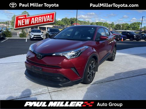Used 2019 Toyota C-HR XLE FWD image 1