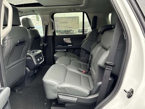 New 2026 Ford Expedition Active image 10