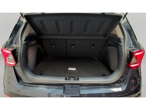 Used 2025 Hyundai Venue Limited FWD image 18