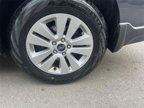 Used 2017 Subaru Outback 2.5i Premium image 20