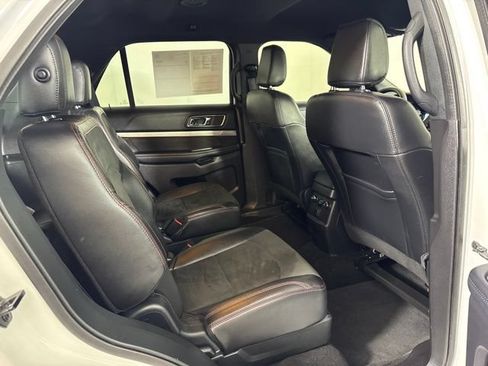 Certified 2019 Ford Explorer XLT w/ Equipment Group 202A AWD/4WD image 5