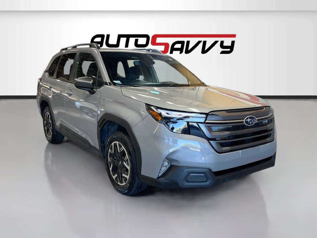 Used 2025 Subaru Forester Premium AWD/4WD image 1