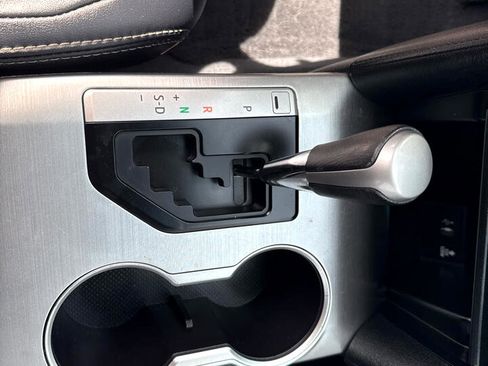 Used 2014 Toyota Camry SE image 23