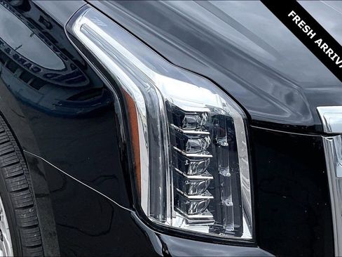 Used 2020 Cadillac Escalade Premium Luxury AWD/4WD image 32