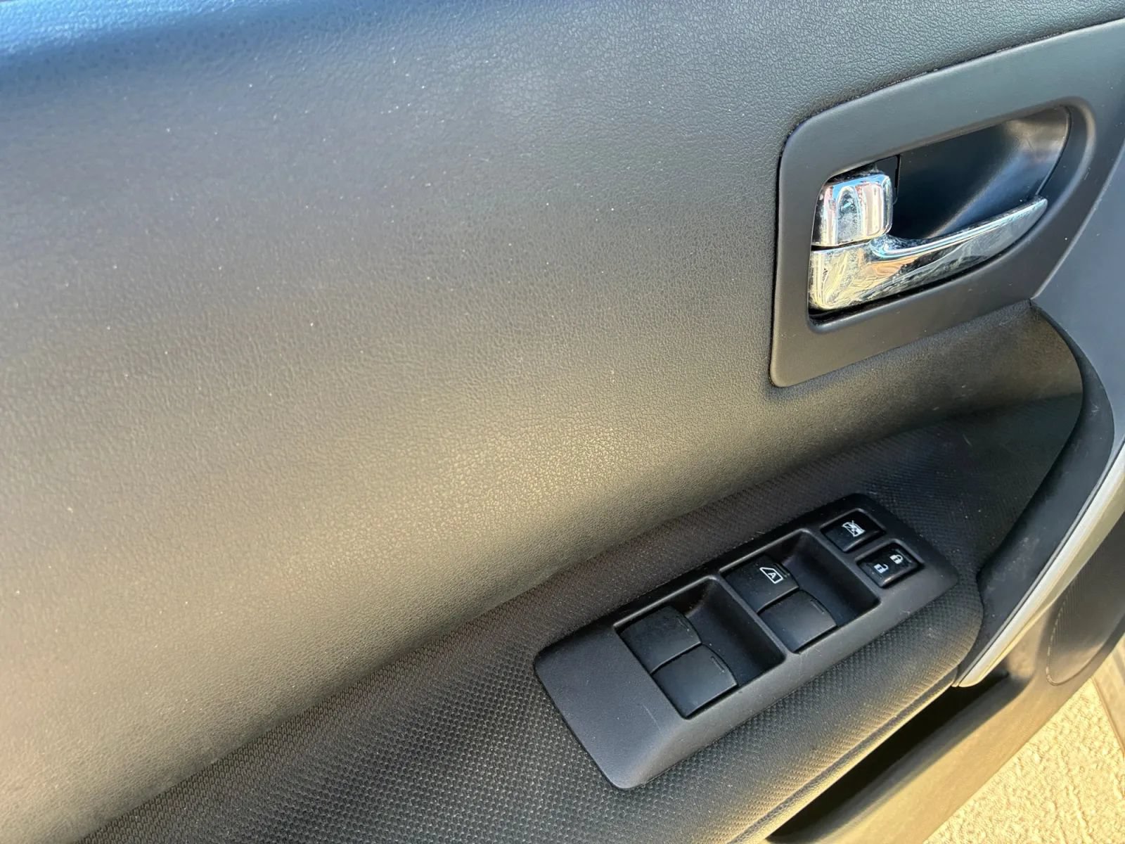 Used 2014 Nissan Rogue S w/ Convenience Package FWD image 17