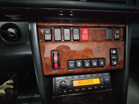 Used 1995 Mercedes-Benz E 320 Convertible image 49