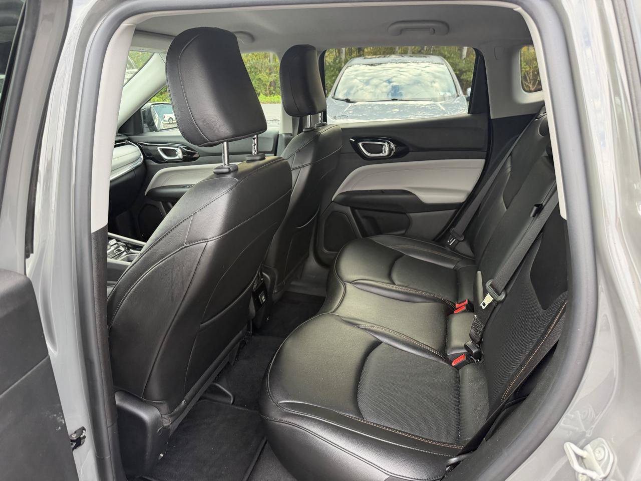 Used 2022 Jeep Compass Limited AWD/4WD image 12