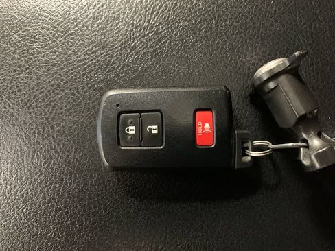 Used 2020 Toyota 4Runner SR5 Premium w/ Moonroof Package AWD/4WD image 17