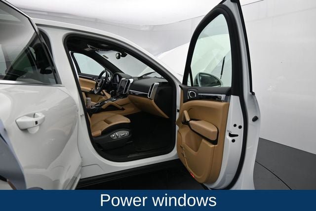 Used 2018 Porsche Cayenne AWD/4WD image 14