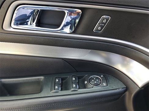 Used 2018 Ford Explorer XLT w/ Equipment Group 202A image 19