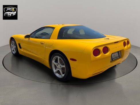 Used 2000 Chevrolet Corvette Coupe w/ Memory Pkg RWD image 3