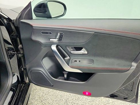Used 2023 Mercedes-Benz CLA 250 4MATIC image 25