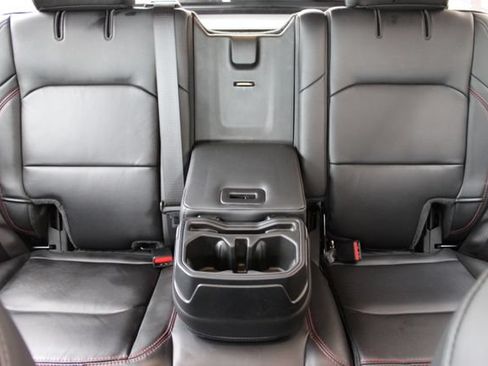 Used 2025 Jeep Wrangler Unlimited Rubicon AWD/4WD image 41