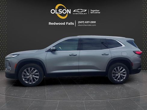 Used 2025 Buick Enclave Preferred AWD/4WD image 2