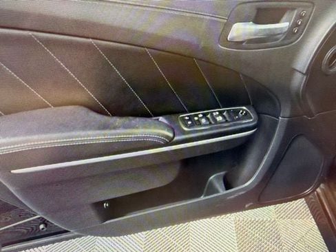 Used 2019 Dodge Charger Scat Pack w/ Dynamics Package RWD image 11