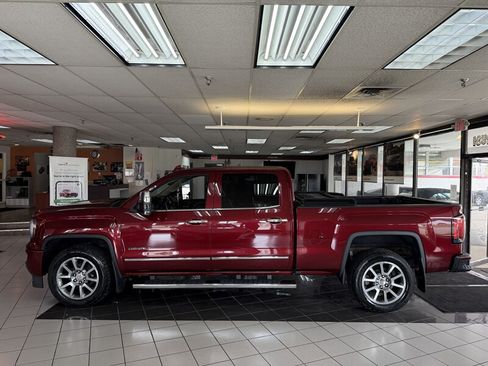 Used 2016 GMC Sierra 1500 Denali w/ Enhanced Driver Alert Package AWD/4WD image 2