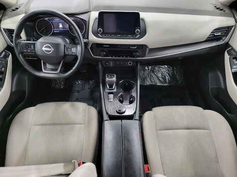 Used 2025 Nissan Rogue SV image 7