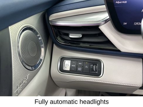 Used 2025 Buick Enclave Avenir w/ Super Cruise Package image 40