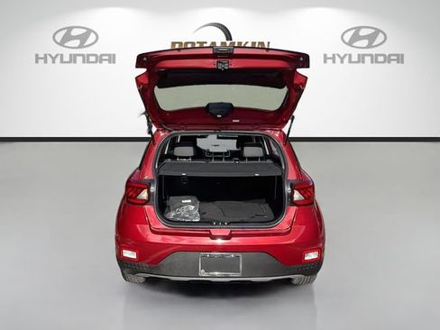 Used 2024 Hyundai Venue Limited FWD image 24