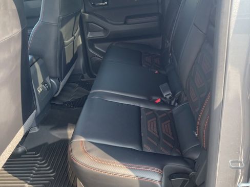 Used 2025 Nissan Frontier PRO-4X w/ Pro Premium Package image 6