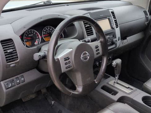 Used 2018 Nissan Frontier PRO-4X image 10